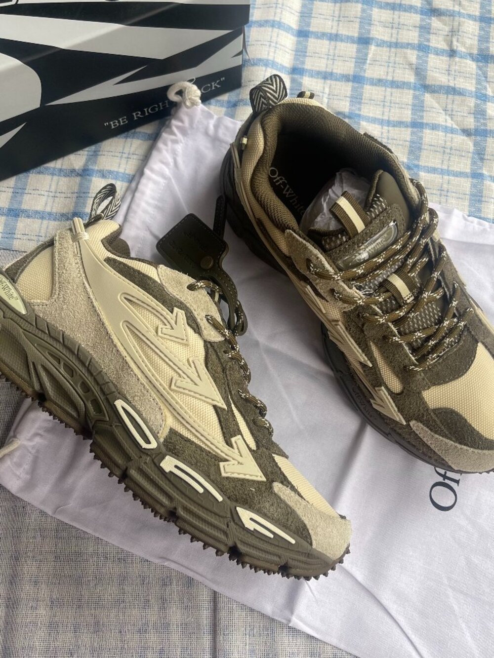 Off-White Be Right Back Sneakers